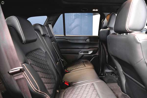 2024 Ford Everest Platinum 3.0L thumb-8