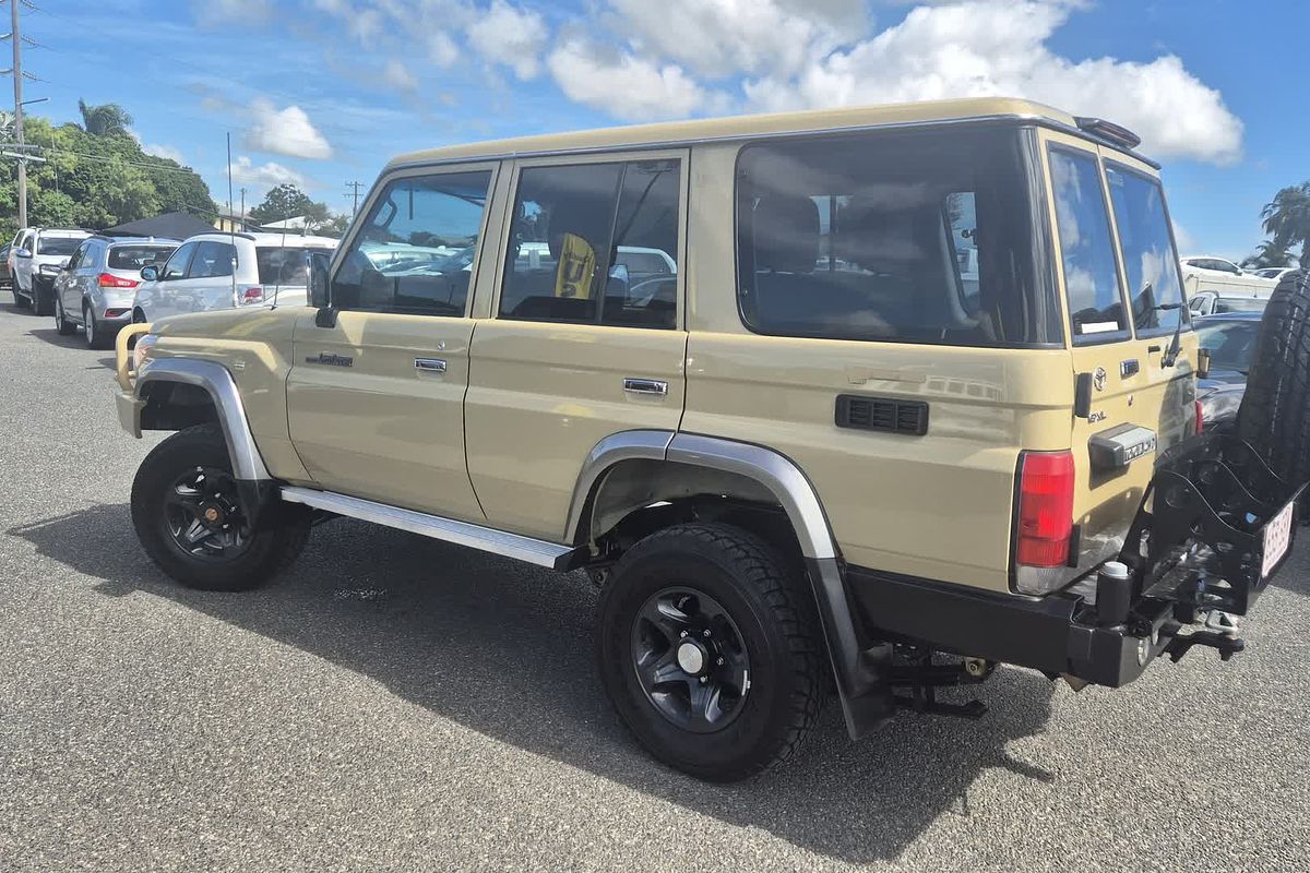 2011 Toyota Landcruiser GXL VDJ76R