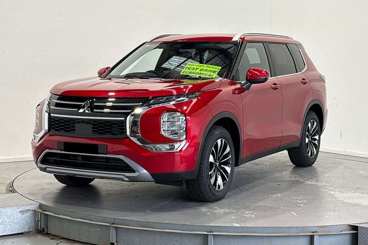 2025 Mitsubishi Outlander LS ZM