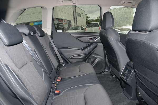 2024 Subaru Forester 2.5i S5 thumb-8