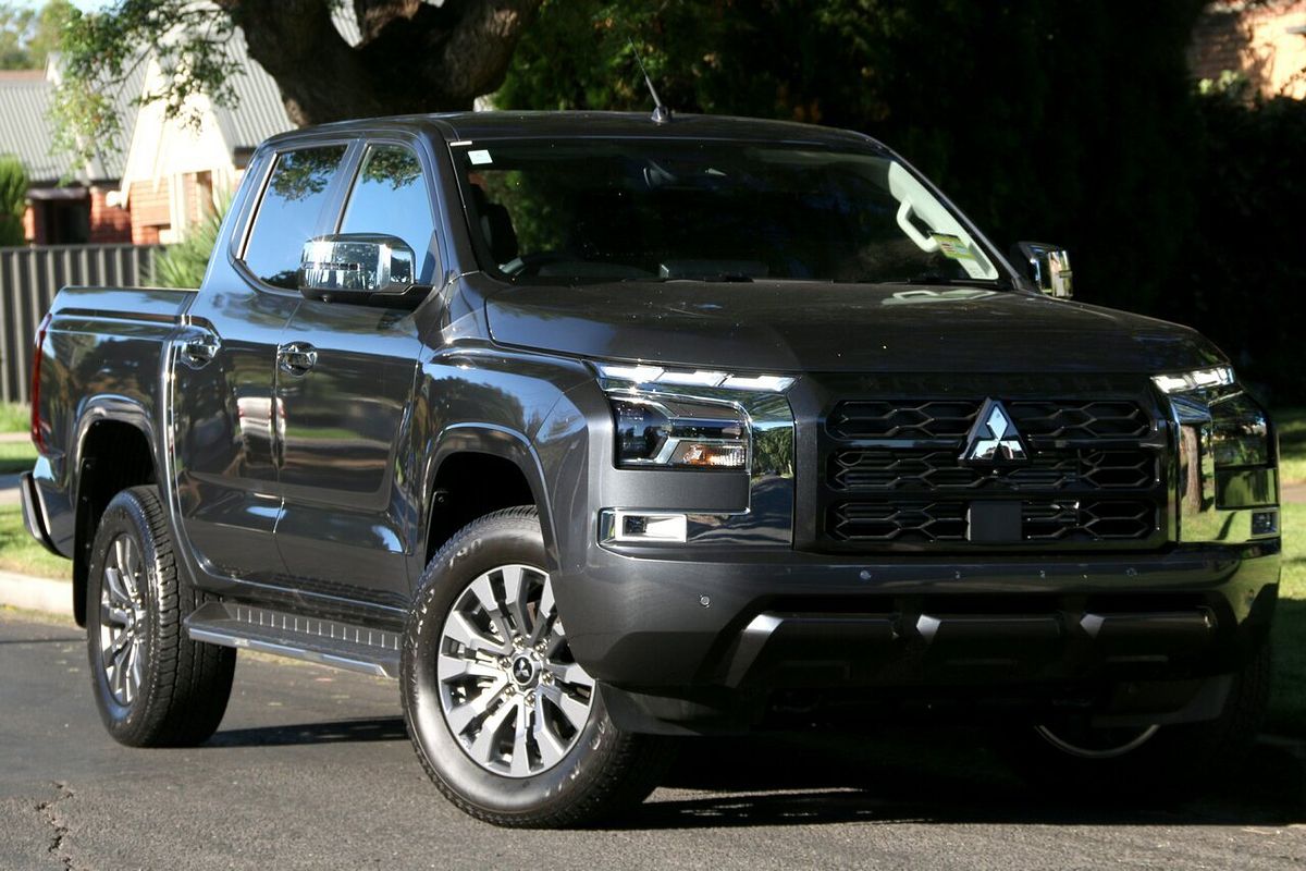 2025 Mitsubishi Triton GLS MV 4X4