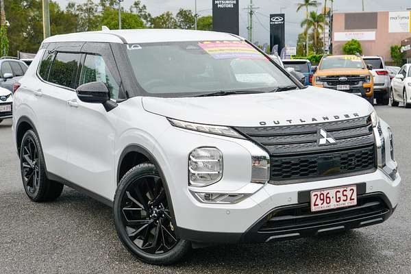 2023 Mitsubishi Outlander LS Black Edition ZM
