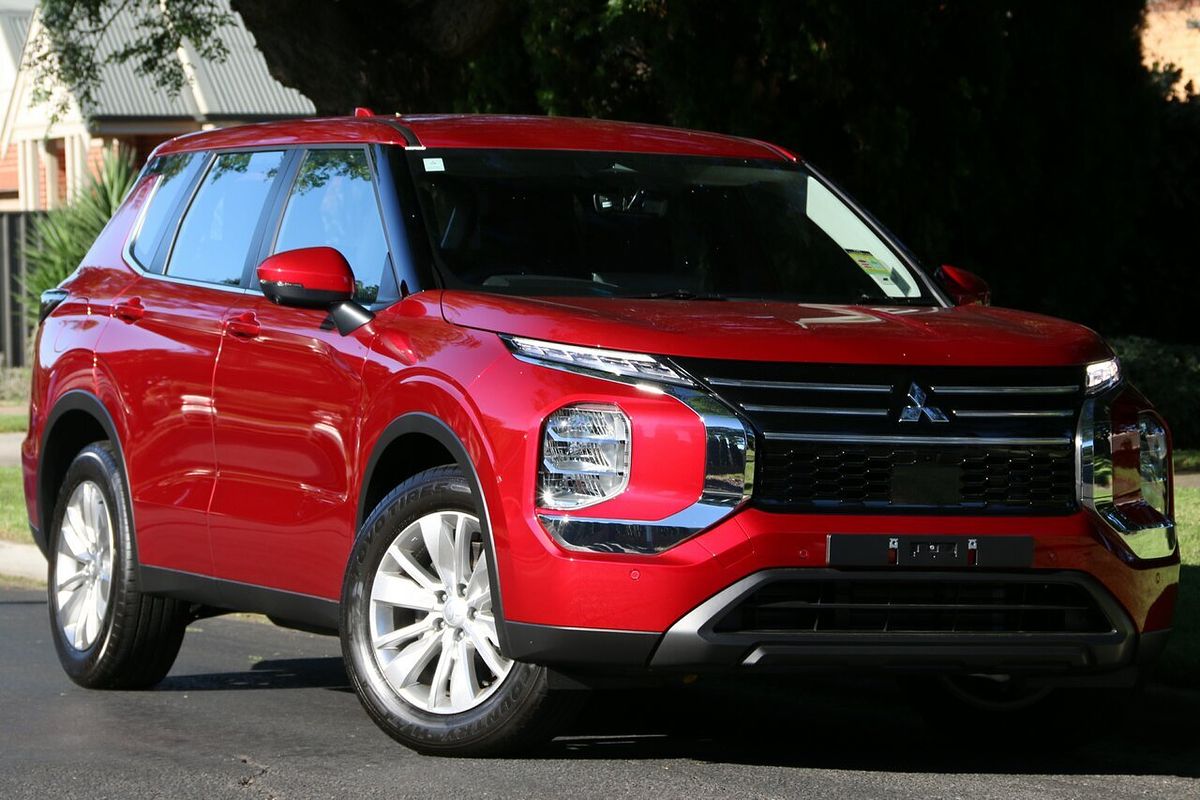 2025 Mitsubishi Outlander ES ZM