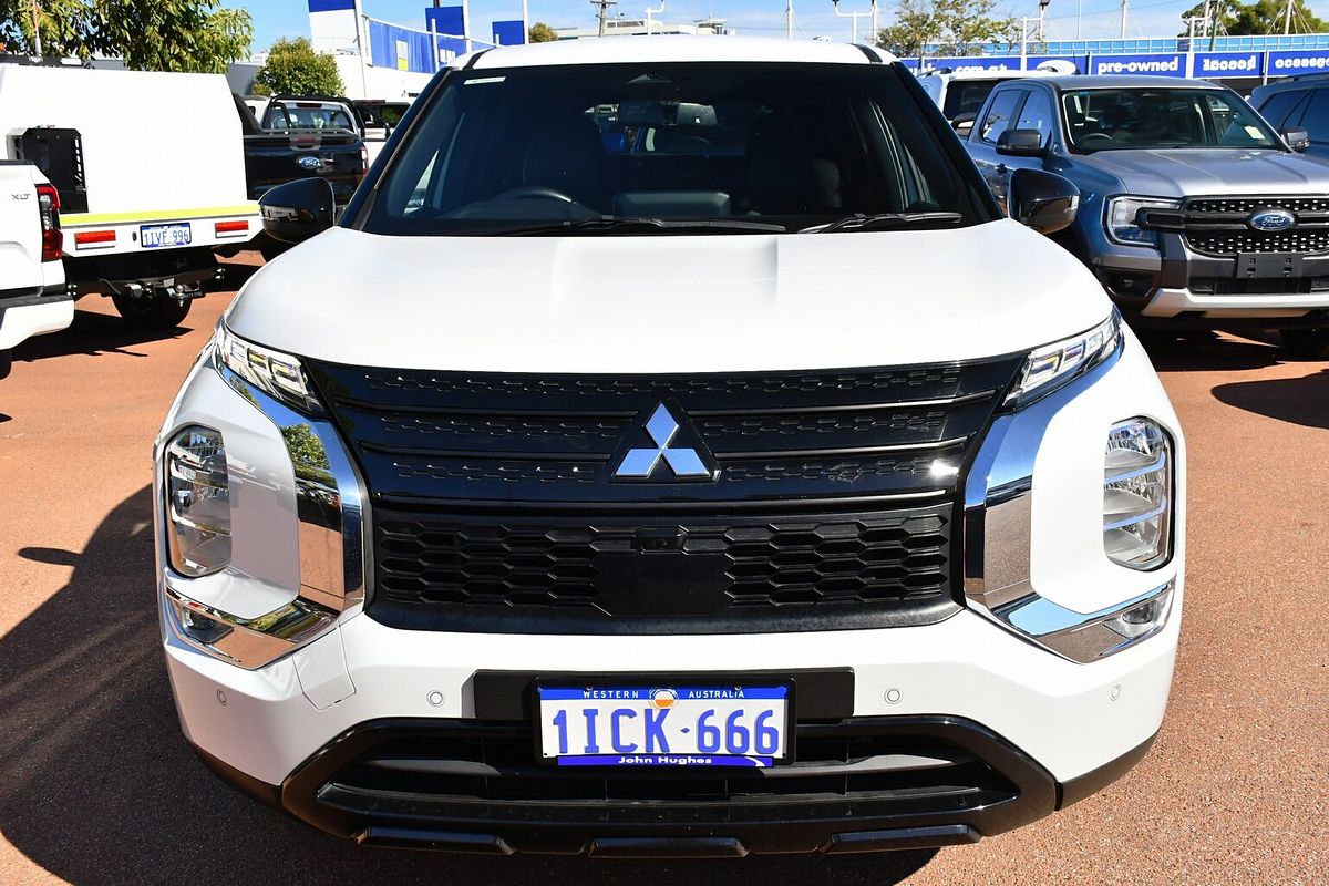 2024 Mitsubishi Outlander Black Edition ZM