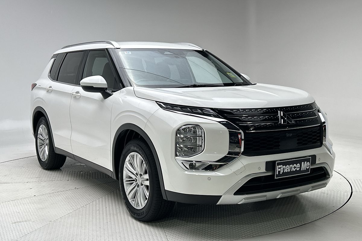 2024 Mitsubishi Outlander LS ZM
