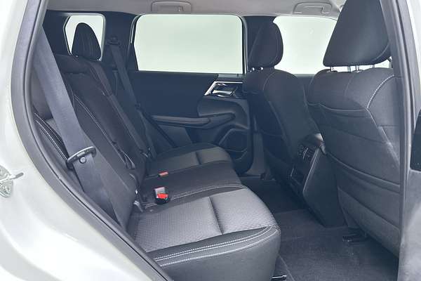 2024 Mitsubishi Outlander LS ZM thumb-11