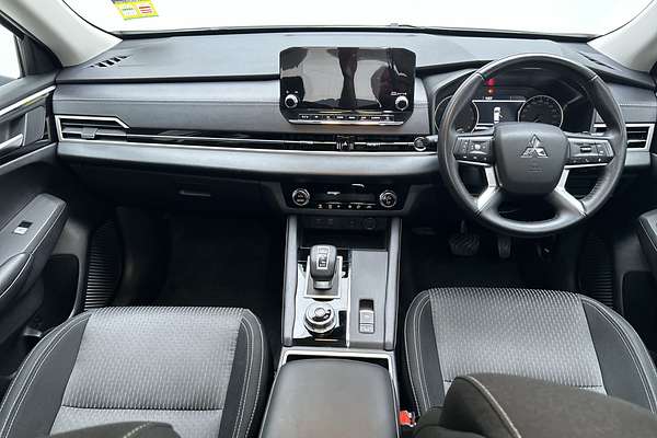 2024 Mitsubishi Outlander LS ZM thumb-19