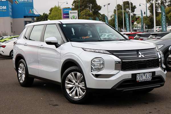 2025 Mitsubishi Outlander ES ZM