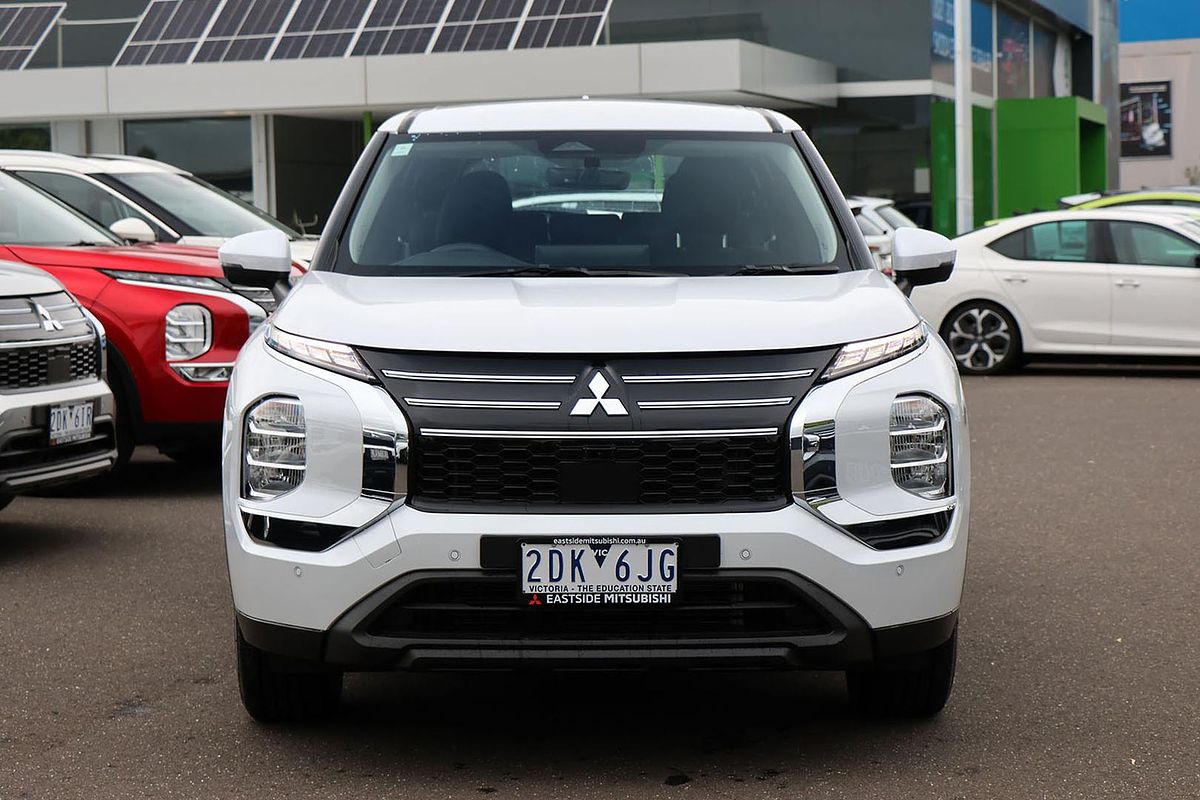 2025 Mitsubishi Outlander ES ZM