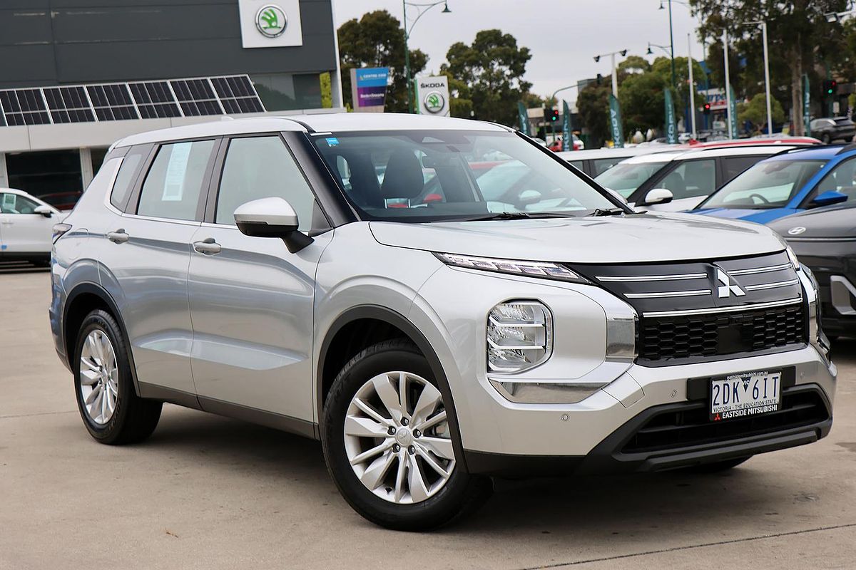 2025 Mitsubishi Outlander ES ZM