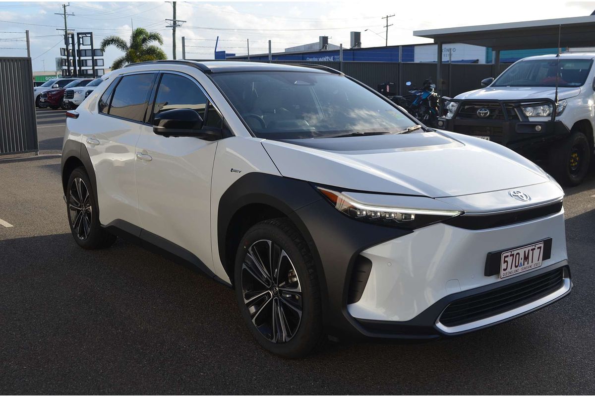 2025 Toyota bZ4X YEAM15R