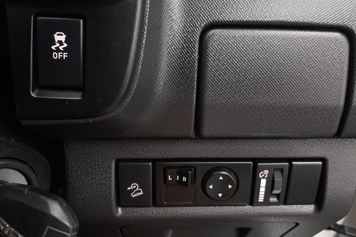 2018 Isuzu D-MAX SX High Ride Rear Wheel Drive