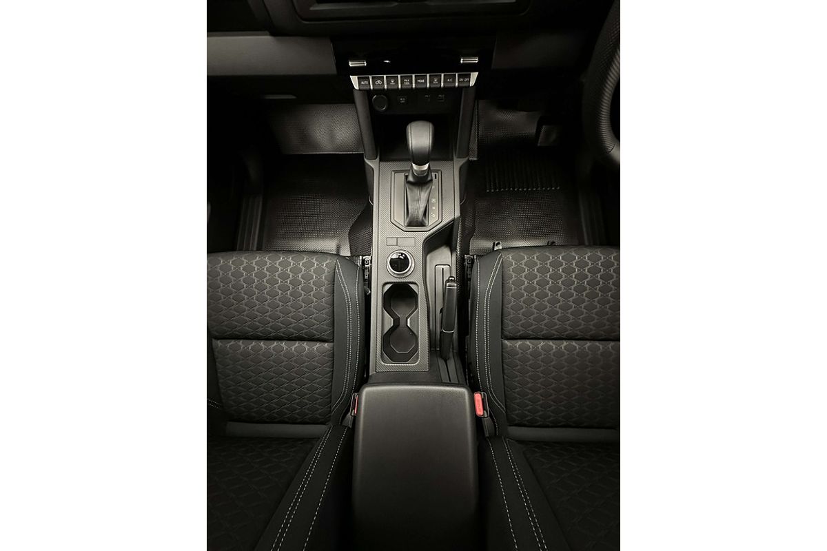 Nissan NAVARA 4X4 2.4 DSL AUTO DC SL