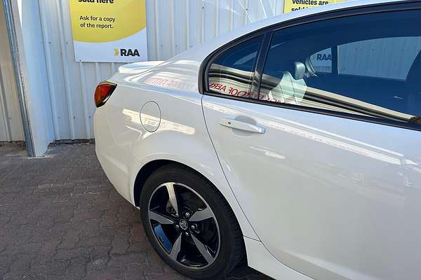 2017 Holden Commodore SV6 VF Series II thumb-5