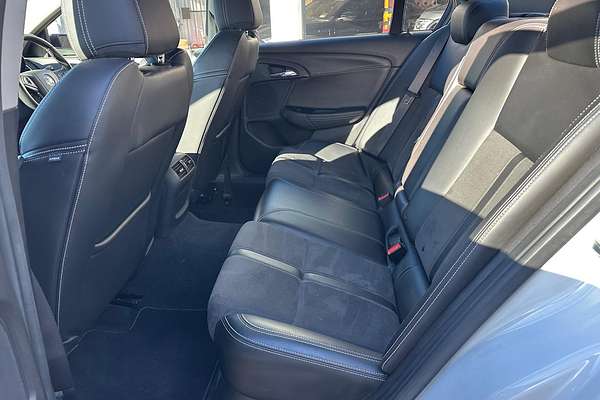 2017 Holden Commodore SV6 VF Series II thumb-12