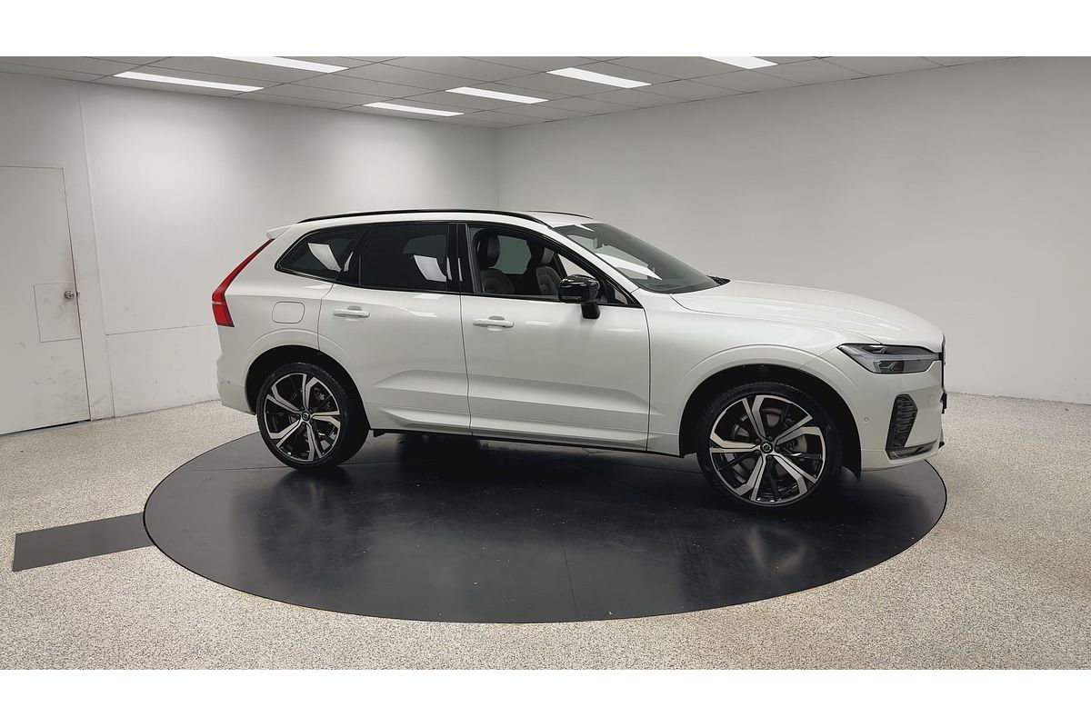 2021 Volvo XC60 B6 R-Design