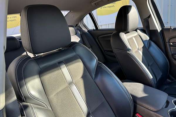 2017 Holden Commodore SV6 VF Series II thumb-18