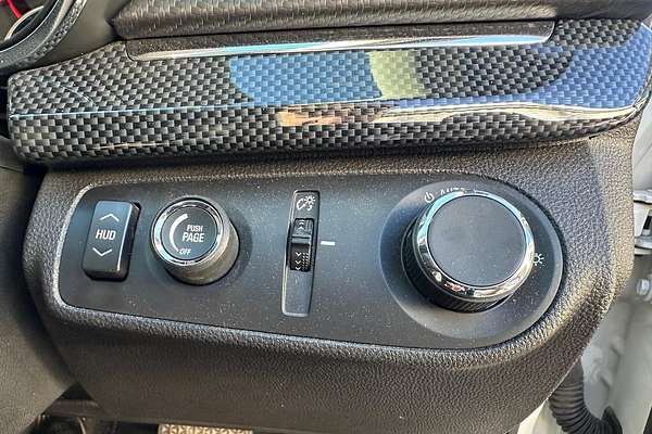 2017 Holden Commodore SV6 VF Series II thumb-19