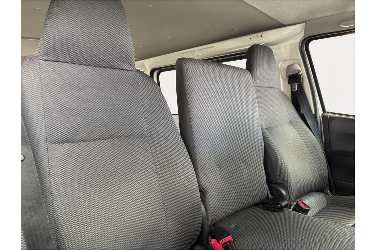 2016 Toyota Hiace DX 4wd