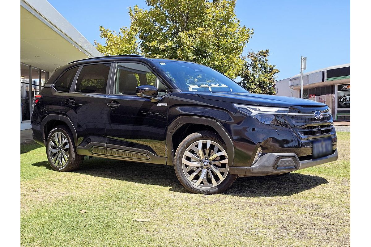 2025 Subaru Forester Hybrid Touring S6