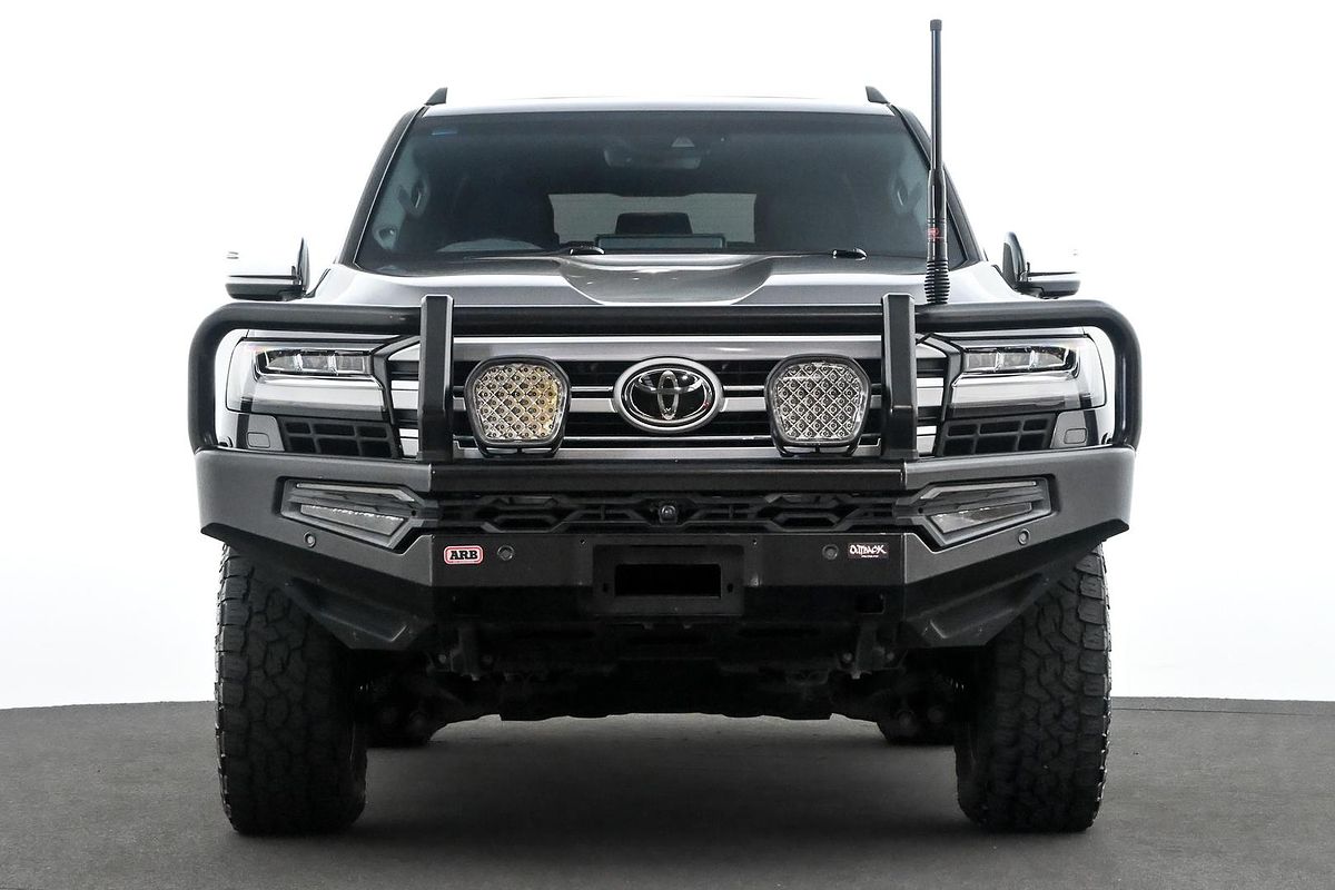 2023 Toyota Landcruiser Sahara FJA300R