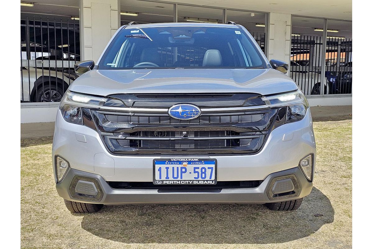 2025 Subaru Forester Hybrid Touring S6