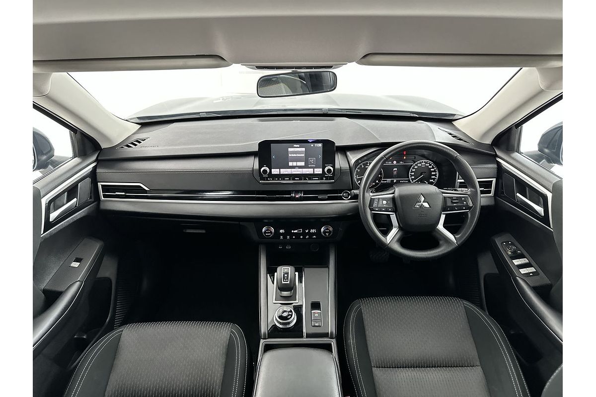 2023 Mitsubishi Outlander ES ZM