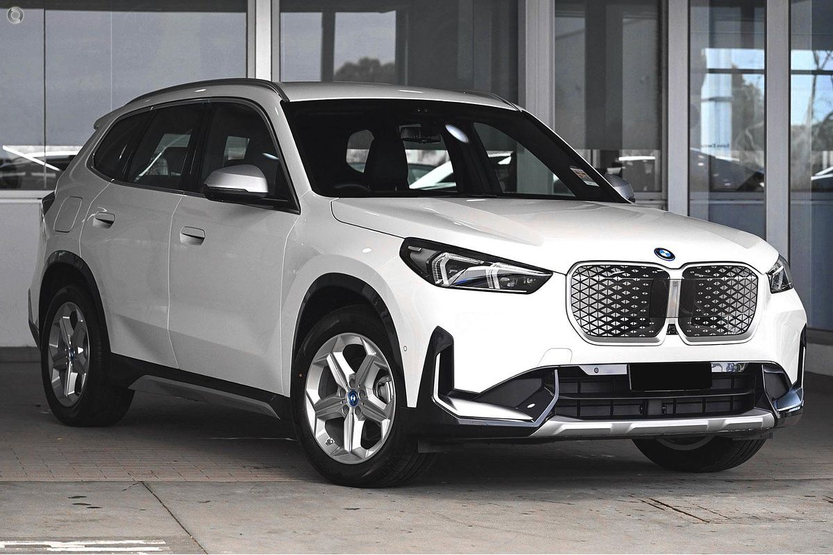 2024 BMW iX1 eDrive20 xLine U11