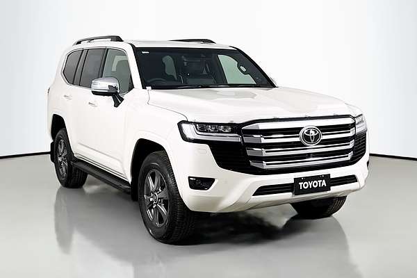 2022 Toyota Landcruiser Sahara FJA300R