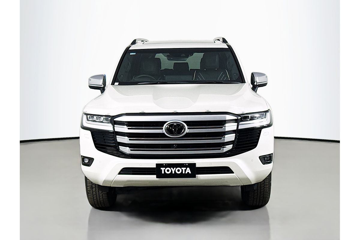 2022 Toyota Landcruiser Sahara FJA300R