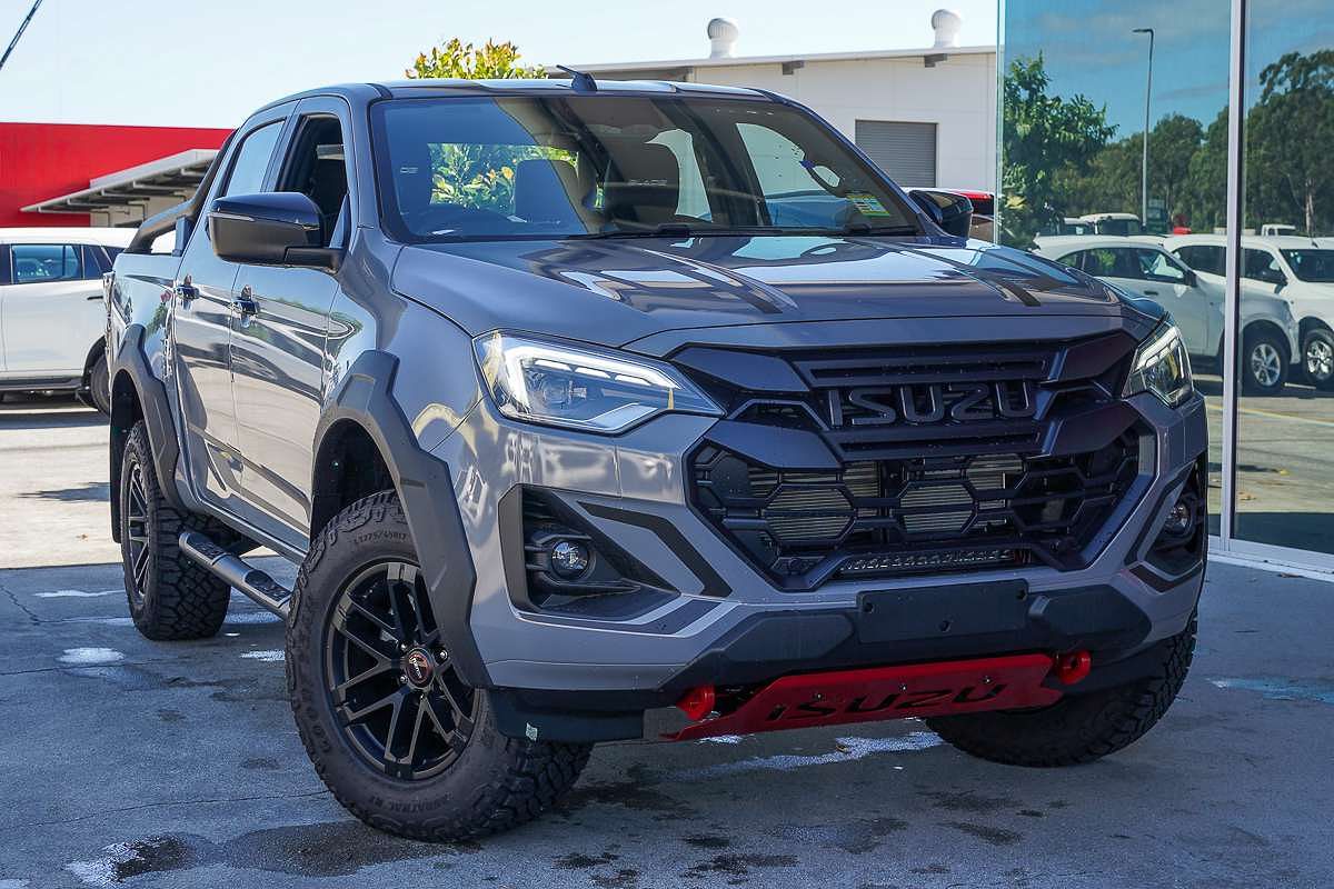 2025 Isuzu D-MAX BLADE 4X4