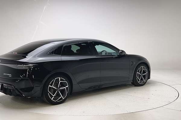 2024 BYD Seal Performance thumb-7