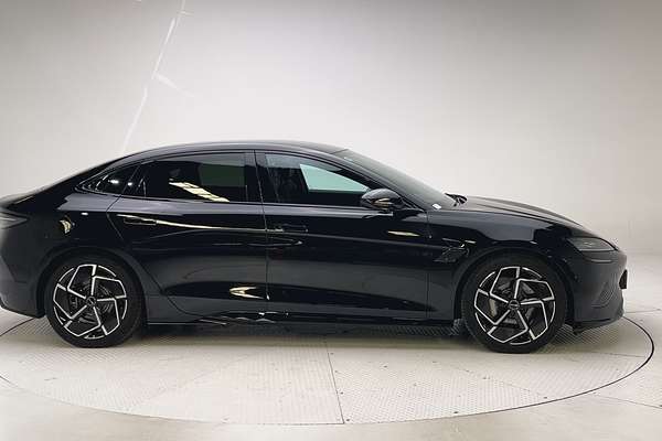 2024 BYD Seal Performance thumb-8