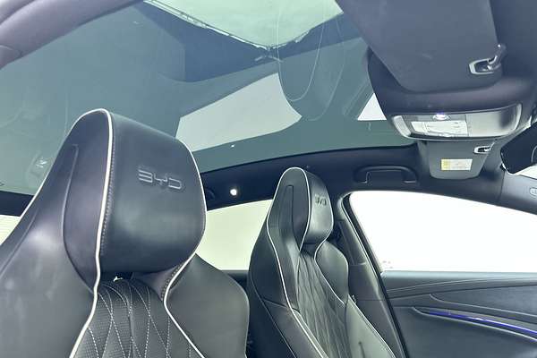 2024 BYD Seal Performance thumb-14