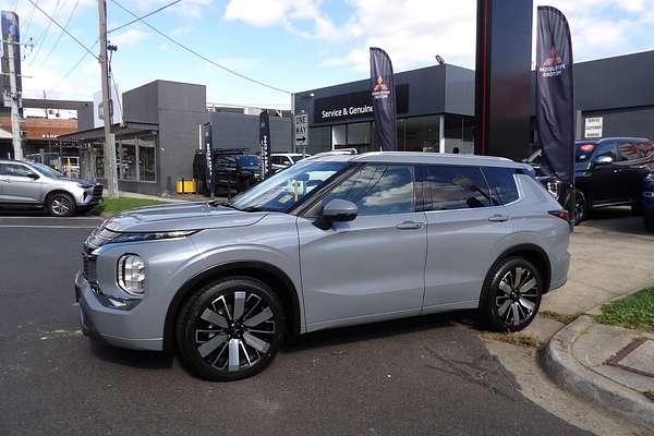2025 Mitsubishi Outlander Exceed ZM