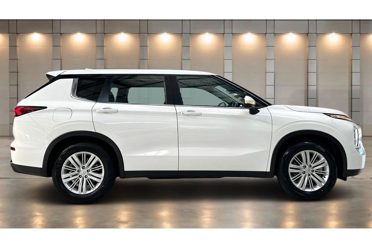 2024 Mitsubishi Outlander ES ZM