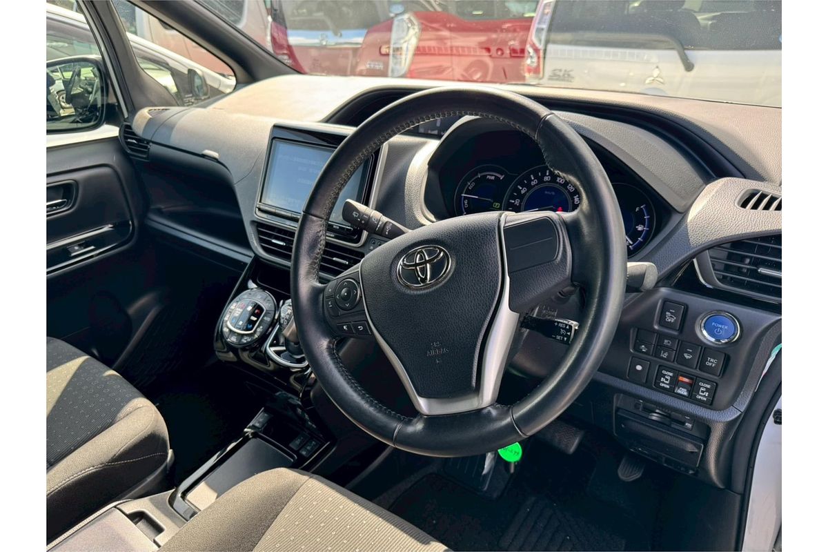 2018 Toyota Noah Hybrid G