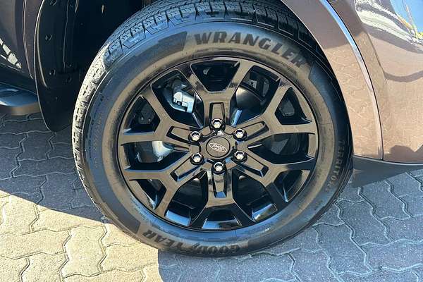 2025 Ford Everest Sport 2.0L thumb-2