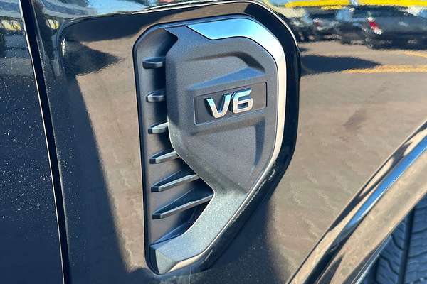 2024 Ford Everest Platinum 3.0L thumb-3