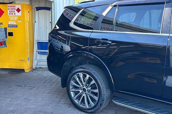 2024 Ford Everest Platinum 3.0L thumb-6