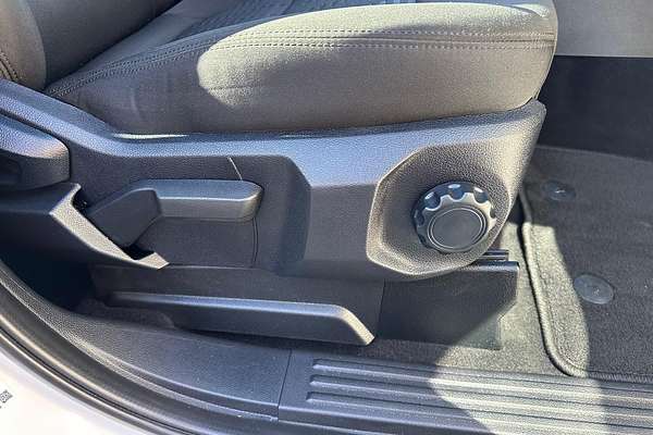 2025 Ford Everest Ambiente 2.0L thumb-21