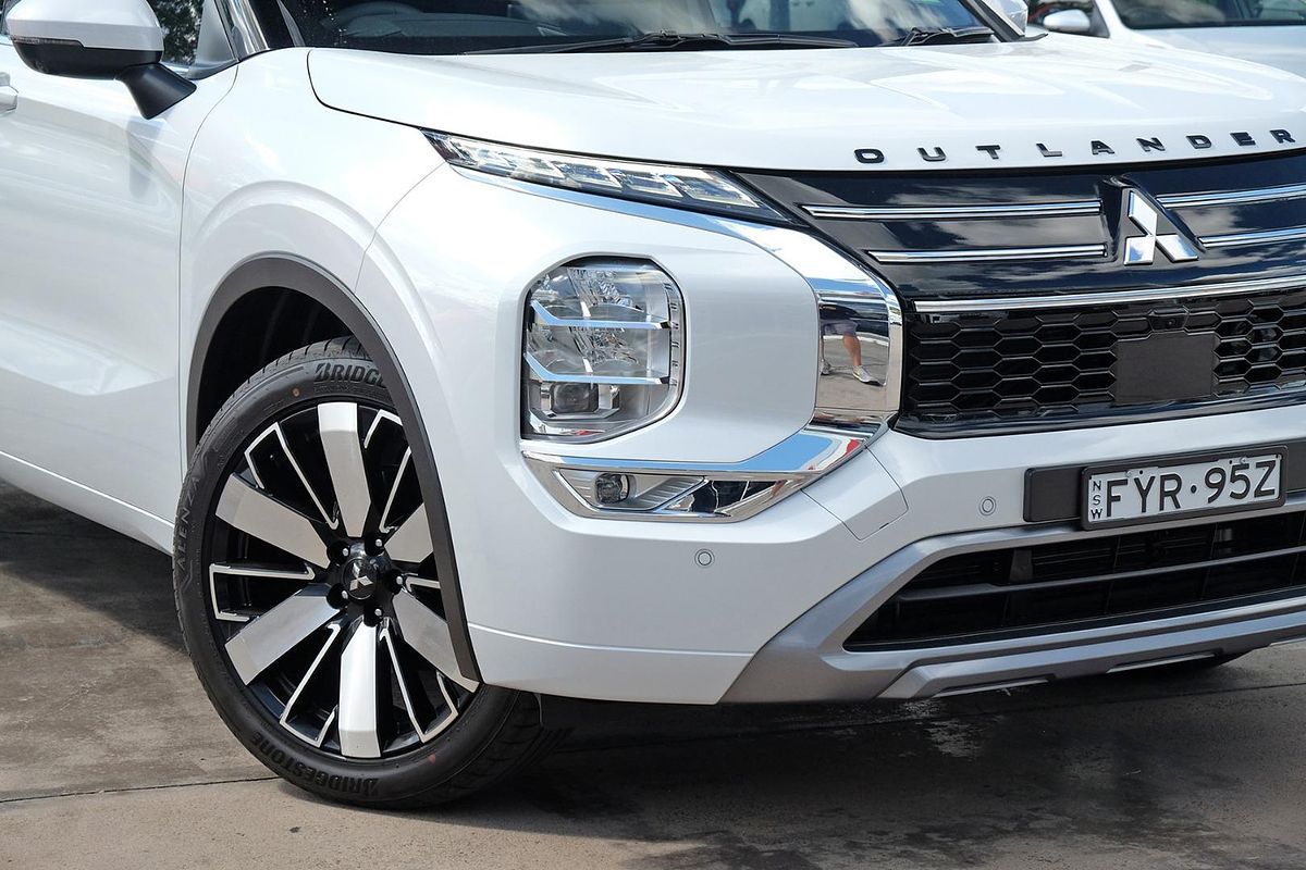 2025 Mitsubishi Outlander Exceed Tourer ZM