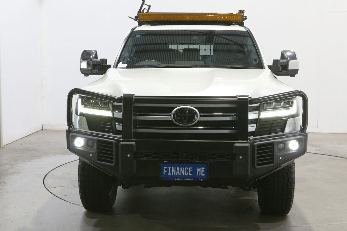 2022 Toyota Landcruiser Sahara FJA300R