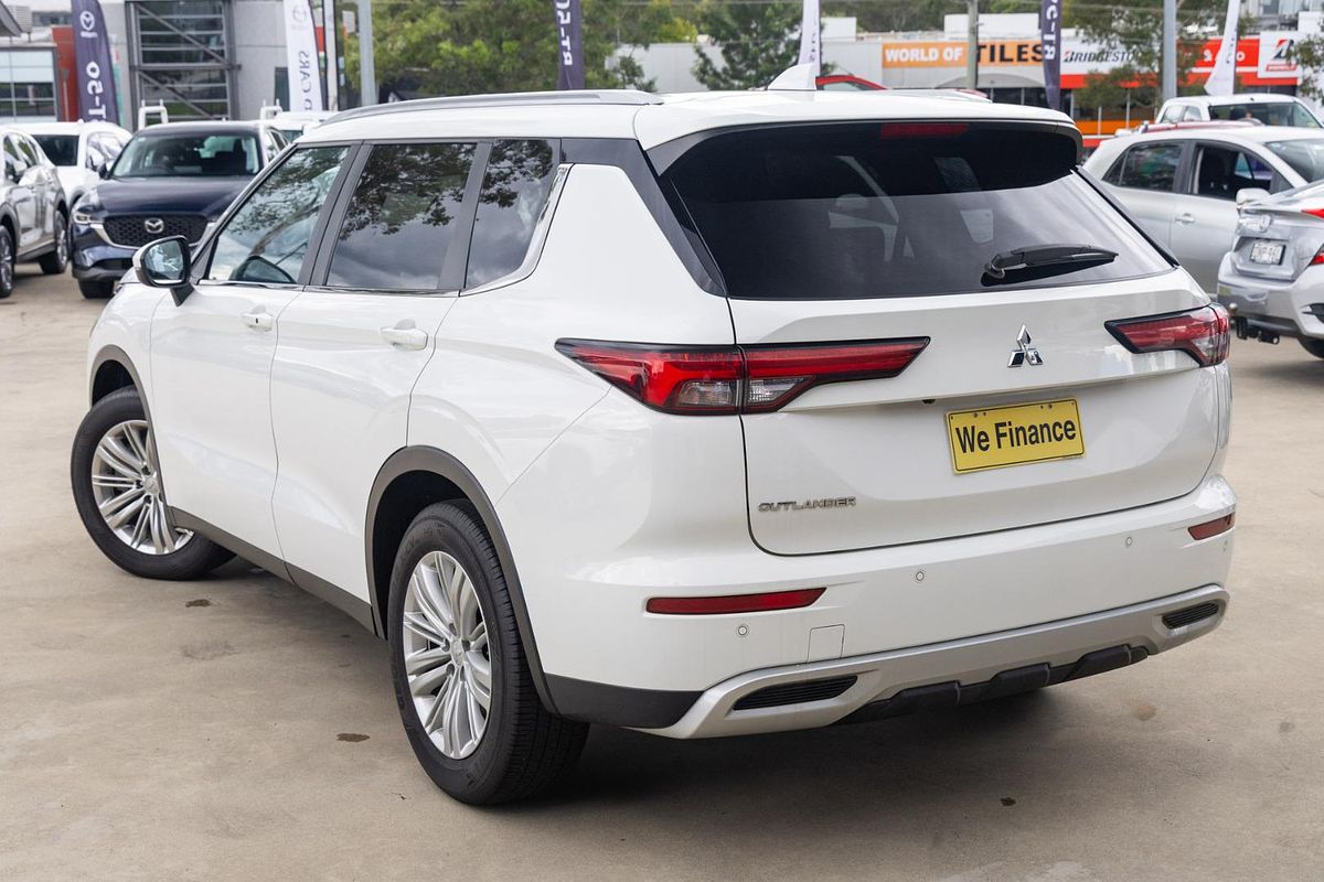 2023 Mitsubishi Outlander LS ZM