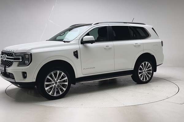 2024 Ford Everest Platinum 3.0L thumb-3