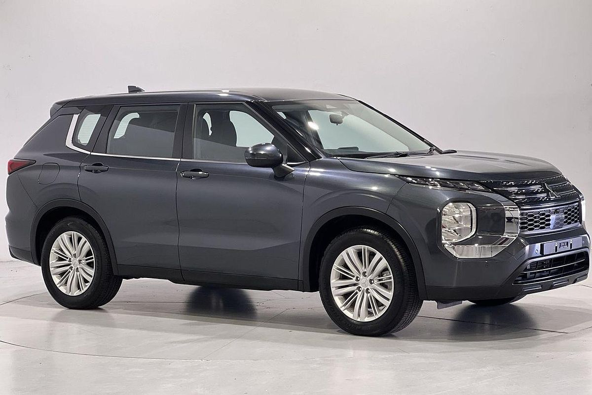 2023 Mitsubishi Outlander ES ZM