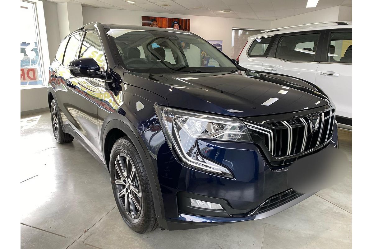 2025 Mahindra XUV700 AX7L