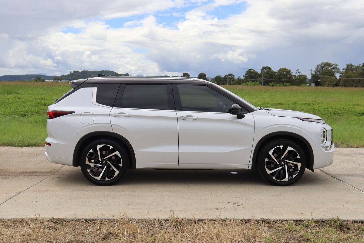 2022 Mitsubishi Outlander Exceed Tourer ZM