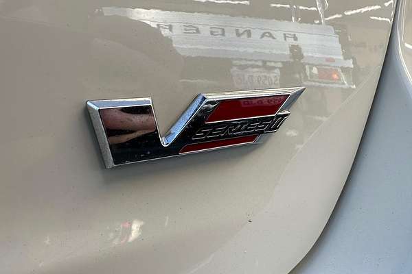 2017 Holden Commodore SS V Redline VF Series II thumb-13