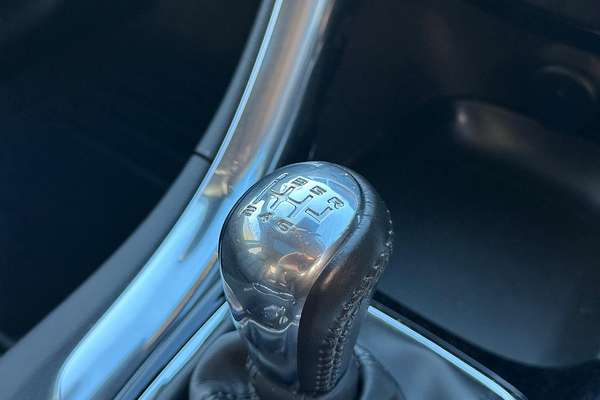 2017 Holden Commodore SS V Redline VF Series II thumb-33